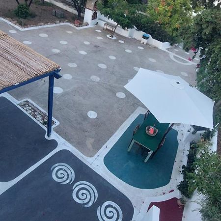 Ο Μπαξεσ Apartment Livadi  Ngoại thất bức ảnh