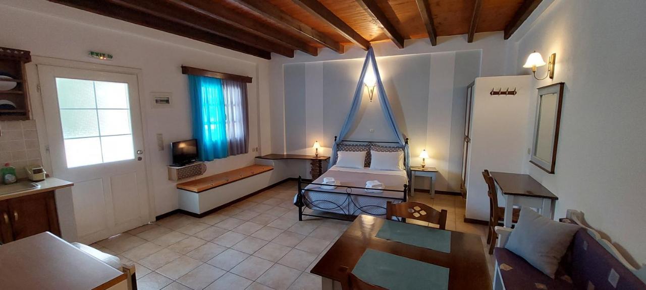 Ο Μπαξεσ Apartment Livadi  Ngoại thất bức ảnh