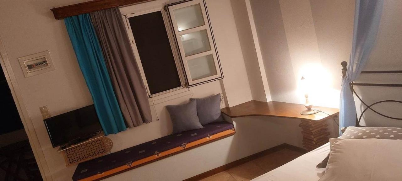 Ο Μπαξεσ Apartment Livadi  Ngoại thất bức ảnh