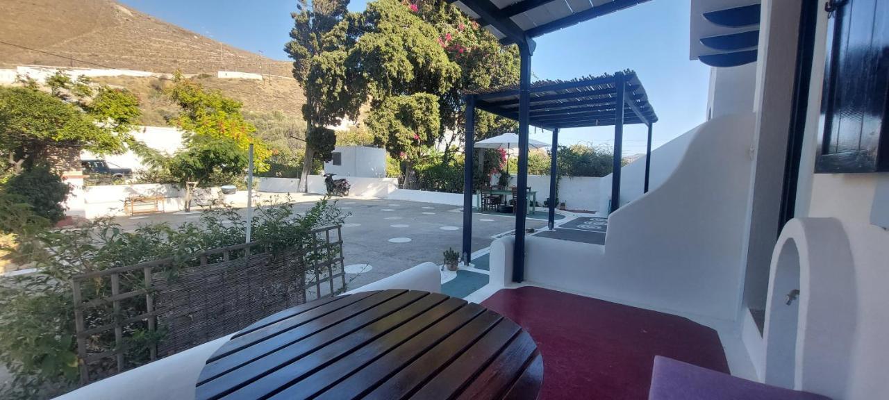 Ο Μπαξεσ Apartment Livadi  Ngoại thất bức ảnh